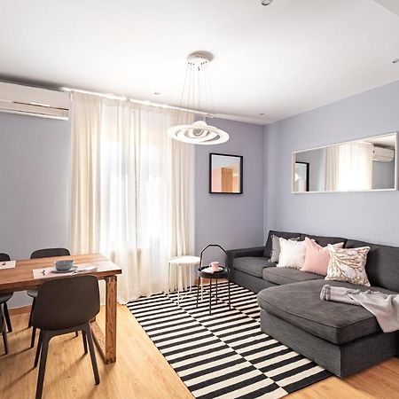 Three Bedrooms Apartment Барселона Экстерьер фото